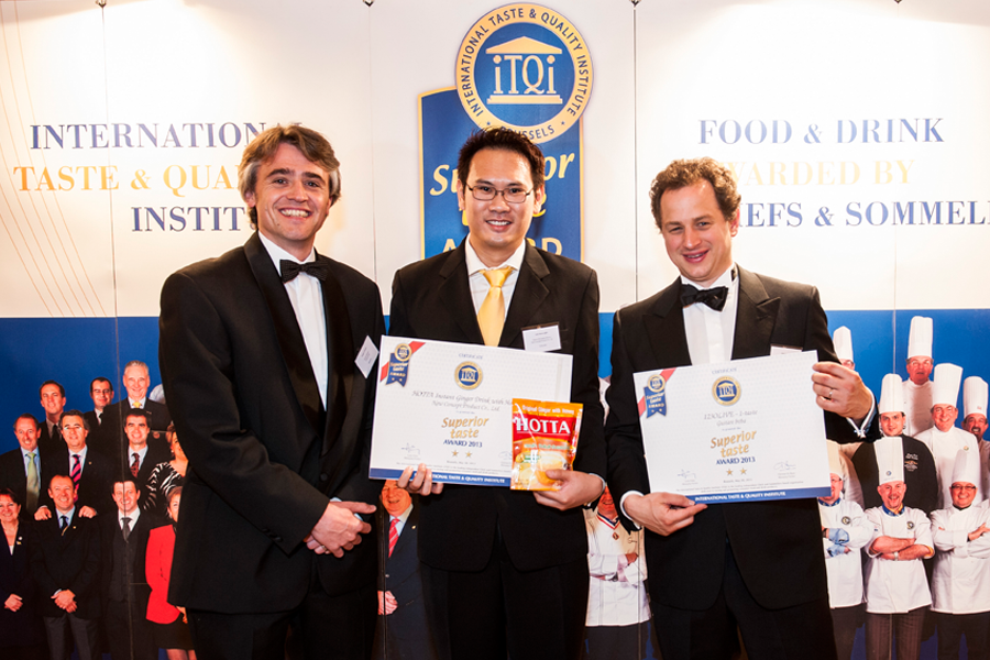 น้ำขิง ฮอทต้า ได้รับรางวัล Superior Taste Award 2013